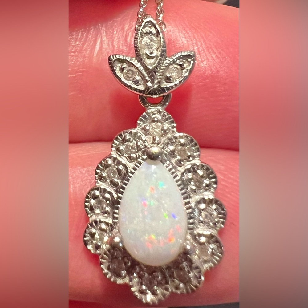 🔥Opal 14KT Diamond Vintage Pear Shaped Pendant Necklace 18” Chain 14K White Gold